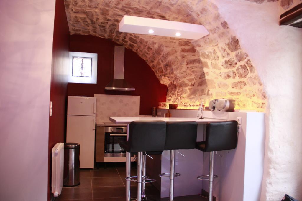 Gite De La Fontaine Paulhe Habitación foto